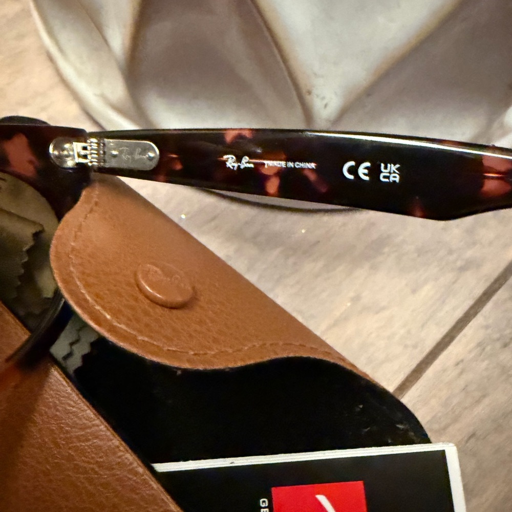 Ray-Ban Classic Tortoise Sunglasses - Picture 10 of 11